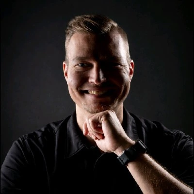 Tom&aacute;&scaron; V&aacute;lek